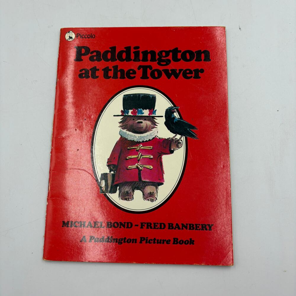 Paddington at the Tower Michael Bond Fred Banbery 1982 Piccolo Vintage Paperback
